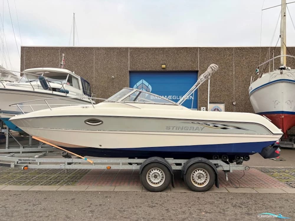 Stingray 220 CS Daycruiser