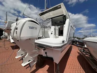 2026 Jeanneau Merry Fisher 1095 Coupé Series 2 Boat for Sale in Chichester Marina 2