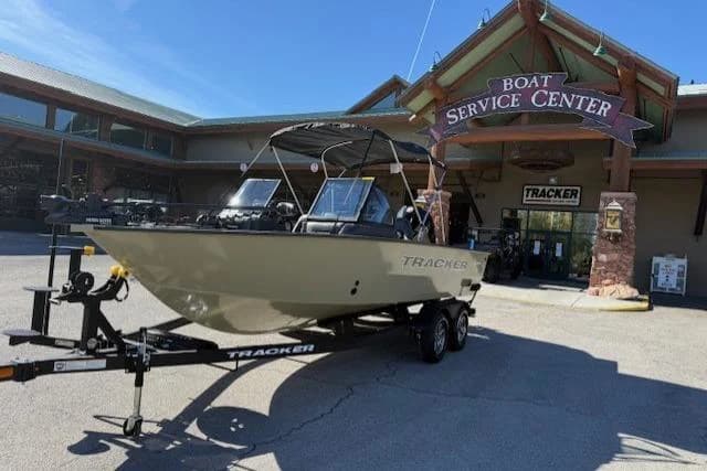 Tracker Targa V-19 WT