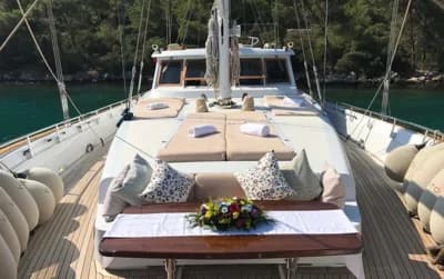 29M, 4 CABIN MOTORSAILER 2
