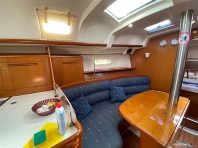 Beneteau Oceanis 343 2