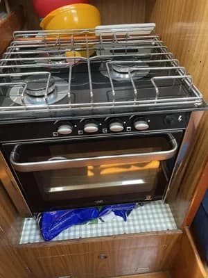 Camper & Nicholsons 38 4