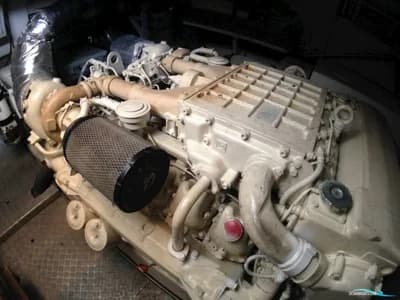 Dominator 68S 3