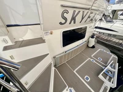 Cruisers 405 Express Motoryachts 3