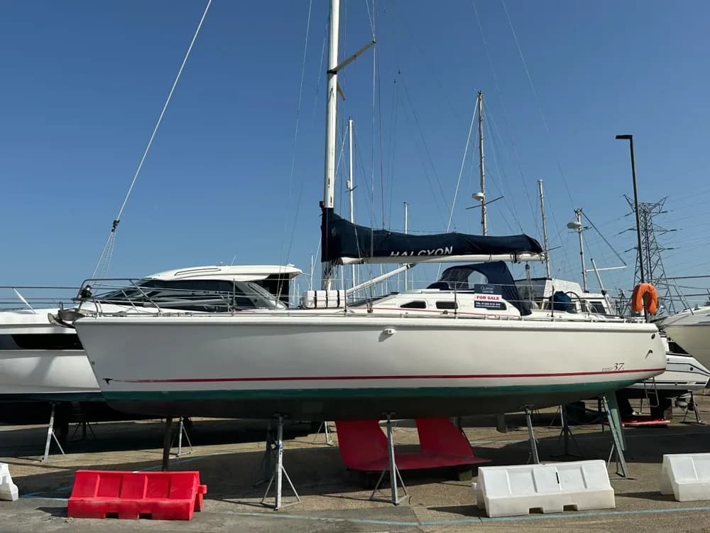 2003 Etap 37S Boat for Sale in Poole