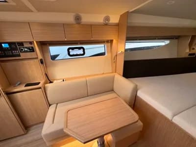 2023 Bavaria SR33 HT Boat for Sale in Southampton 5
