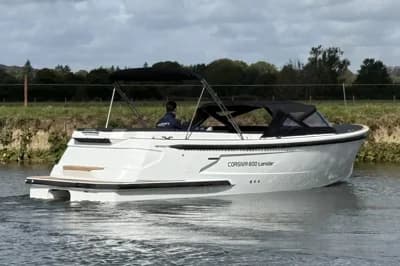 2025 Corsiva 800 Tender | 7m 5