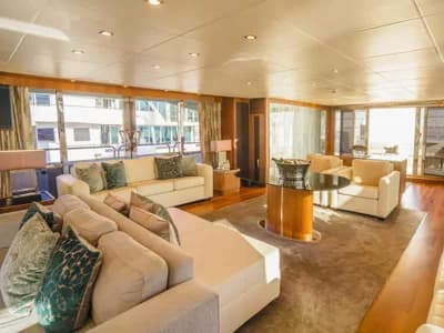 2010 Sunseeker 40m Yacht Boat for Sale in Dubai 3