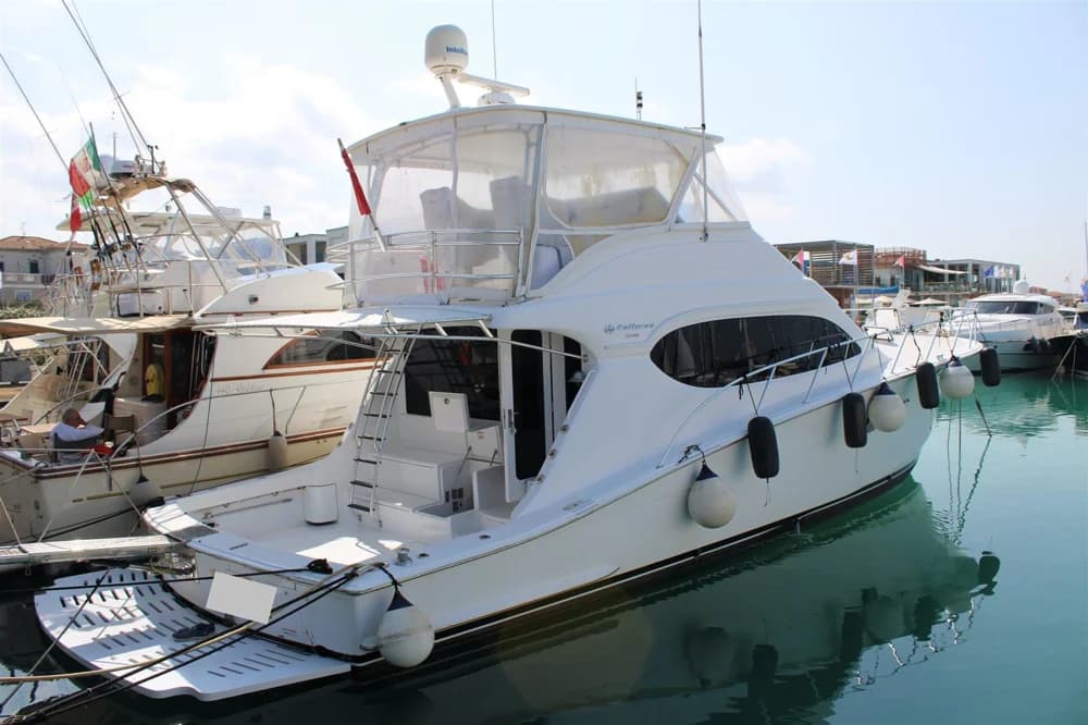 2008 Hatteras 54 Convertible | 16m