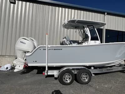 2026 Sportsman Open 252 Center Console 5