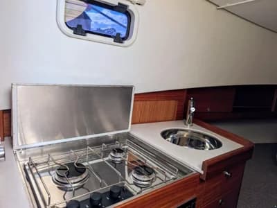 Paragon Yachts 31 Flybridge 3