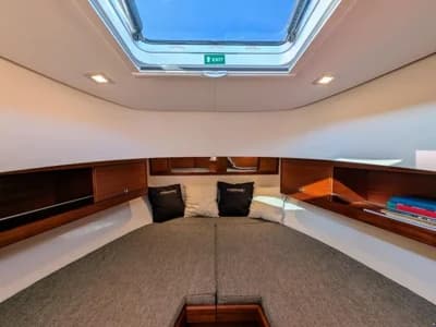 Paragon Yachts 31 Flybridge 4