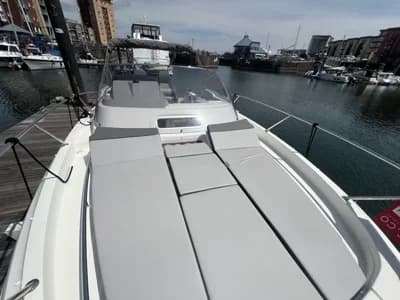 2019 Jeanneau Cap Camarat 9.0 WA Boat for Sale in Swansea 4