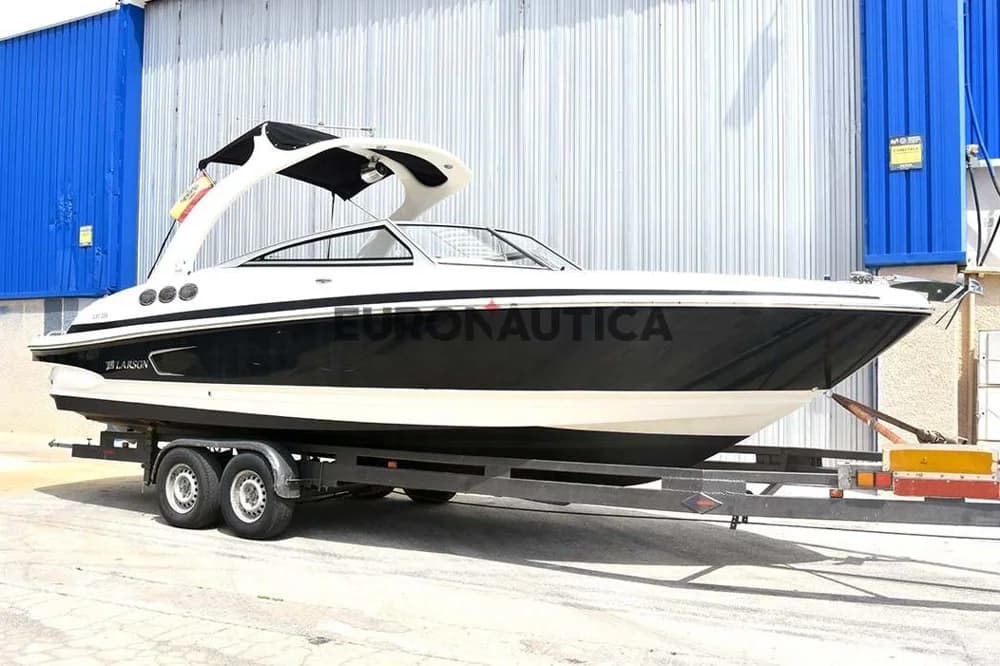 2009 Larson LXi 258 | 8m