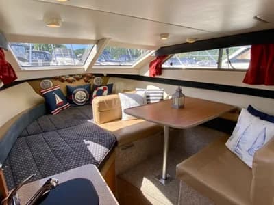 2007 Bayliner 246 Discovery Boat for Sale in Bowness-on-Windermere 2