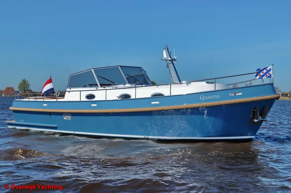 2027 Langenberg Cabin Cruiser 33