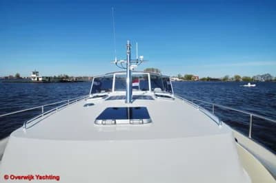 2027 Langenberg Cabin Cruiser 33 4