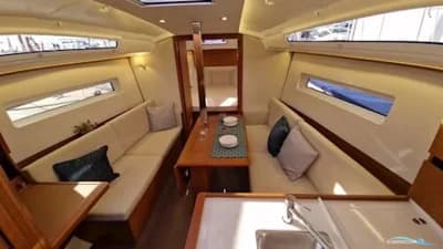 Jeanneau Sun Odyssey 350 2