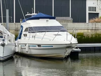 Sealine 330 Statesman 3