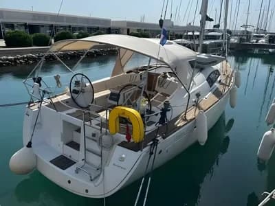 2010 Beneteau Oceanis 43 Boat for Sale in Trogir 2