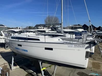 Bavaria 37 Cruiser Style 2