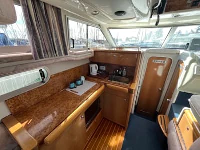 1997 Sealine F33 Boat for Sale in Gosport 5