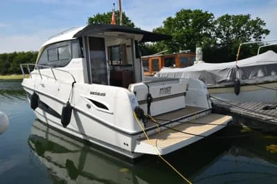 2018 Quicksilver 855 Activ Boat for Sale in Cowes 2