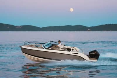 Quicksilver 675 Cruiser Deluxe Edition + F200Xl V6 5