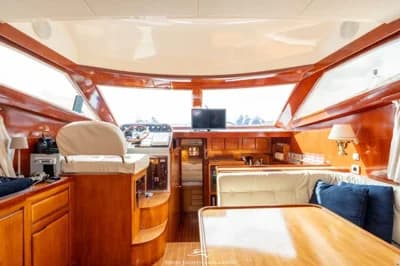 Astor 37 Flybridge 2