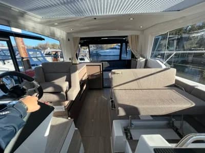 2022 Sealine C335 Boat for Sale in Southampton 3