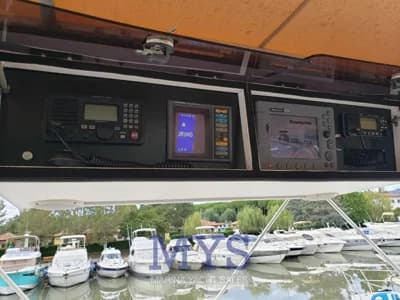 Bertram 37 Convertible 4
