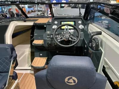 Parker 720 Adventure Mercury F250 4