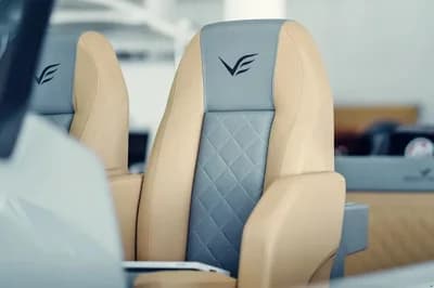 Veloce Yachts V750 HARDTOP 3