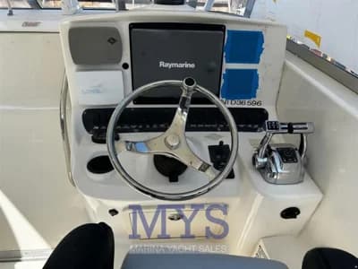 Boston Whaler 305 CONQUEST 3
