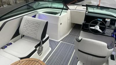 Sea Ray SPX 210 Outboard 5