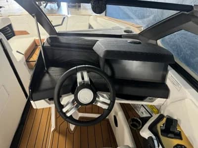 2025 Nautique Super Air Nautique G23 4