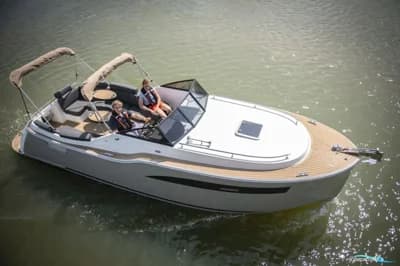 Maxima 920 Cabin 2