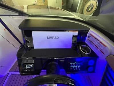 Sea Ray 210 SPXE 3