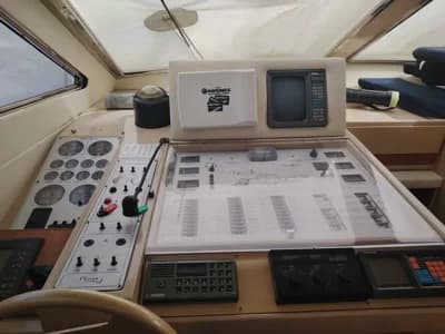 1990 Ferretti Yachts 52s Boat for Sale in Lazio 3