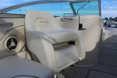 2008 Sea Ray 240 Sundeck 4