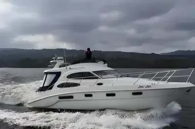 2000 Sealine F37 Boat for Sale in Alexandria 2