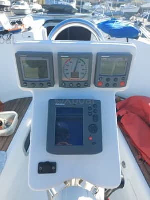 Bénéteau Oceanis 323 3