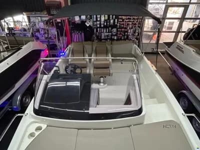Quicksilver 675 Sundeck + F150XL V6 3