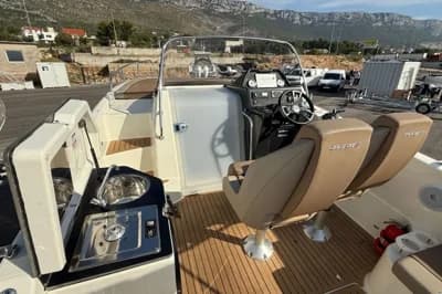Quicksilver ACTIV 755 SUNDECK 3