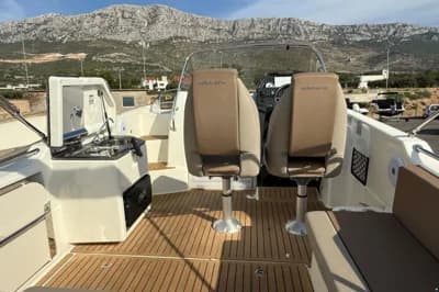Quicksilver ACTIV 755 SUNDECK 4
