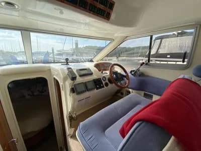 2002 Sealine F33 Boat for Sale in Bowness-on-Windermere 3