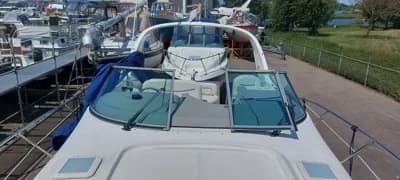 Bayliner 305 3