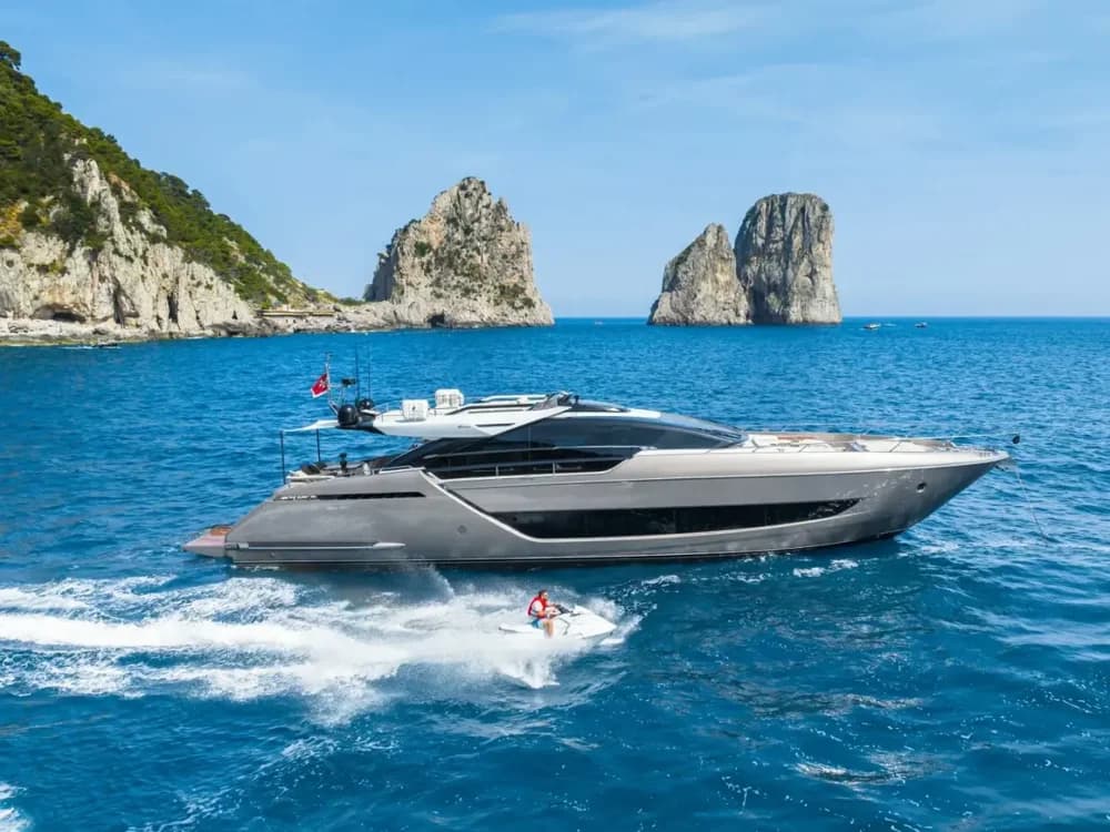 2021 Riva 88 Folgore Boat for Sale in Cannes