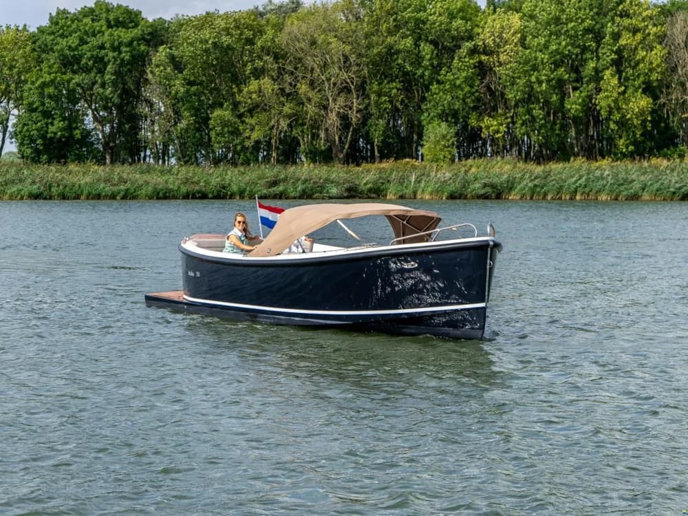 Maxima 750 Flying Lounge