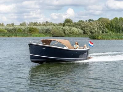 Maxima 750 Flying Lounge 2